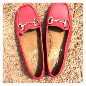 Salmon Aerosoles with silver buckle sz 6